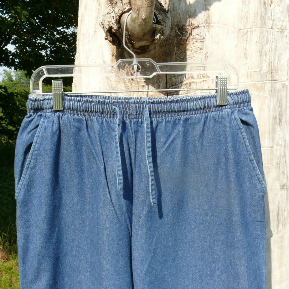 Blue Jeans - Picture 2 of 6